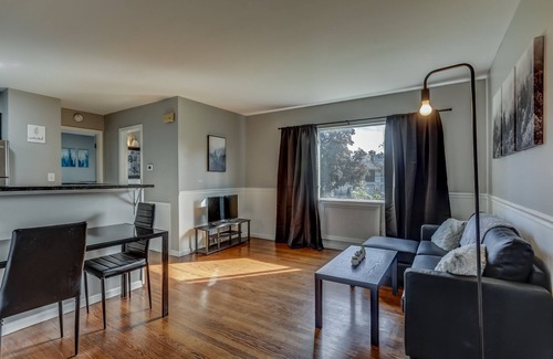 Royal Oak Apartment | Main Street Luxury One Bedroom Apartment bedroom Downtown Royal Oak