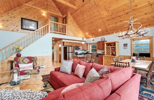 Bethel Ski Chalet | Maine Ski Chalet "Galt's Gulch" | AC, Hot Tub, Fire Pit, 10min to Mountain!