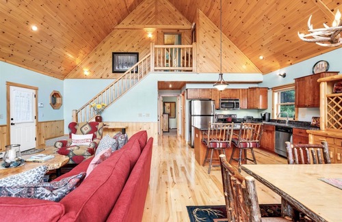 Bethel Ski Chalet | Maine Ski Chalet "Galt's Gulch" | AC, Hot Tub, Fire Pit, 10min to Mountain!