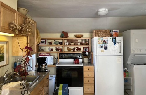 Camden Cottage | MAINE SQUEEZE COTTAGE