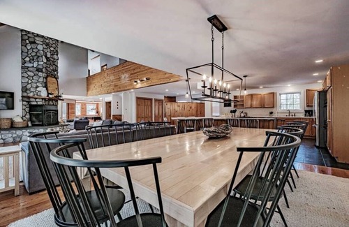 Bridgton House | MAINE WATERFRONT + MOUNTAIN COMPOUND SLEEPS 50!