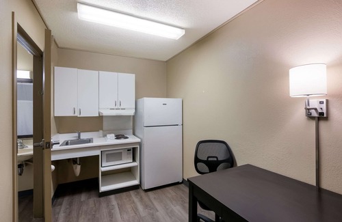 Ashley Oaks Hotel | Mainstay Suites Knoxville - Cedar Bluff