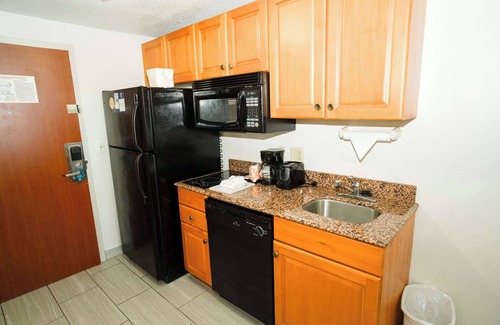 Knoxville Hotel | MainStay Suites Knoxville North I-75