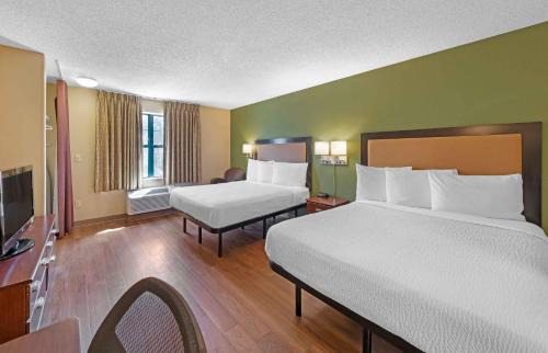 Paradise Hotel | MainStay Suites Las Vegas Flamingo