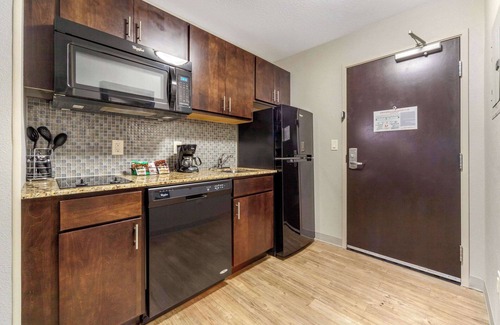 Lincoln Hotel | MainStay Suites Lincoln University Area