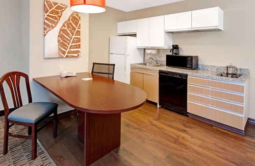Jeffersontown Hotel | MainStay Suites Louisville Jeffersontown