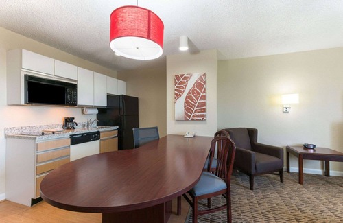 Jeffersontown Hotel | MainStay Suites Louisville Jeffersontown