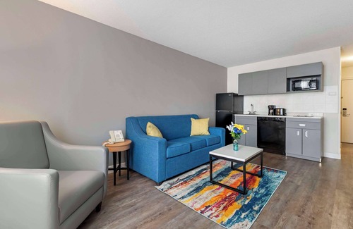East Bloomington Hotel | MainStay Suites MSP Airport - Mall of America