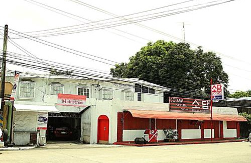Bacolod Hotel | Mainstreet Pension House by RedDoorz