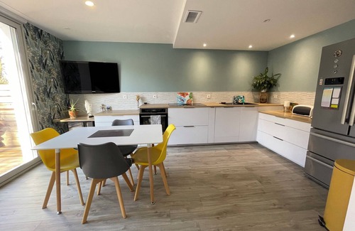 Le Cormier House | Maison à 300 Mètres de la Plage Avec 5 Chambres, Jardin Privatif, et Jacuzzi