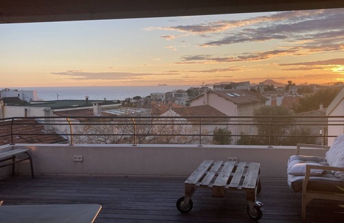 7th Arrondissement House | Maison à Marseille Piscine, vue Mer, Jardin, Terrasse, Proche mer et Commerces