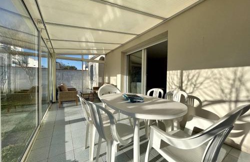 Dolus-d'Oleron House | Maison 3 pièces à Dolus d'Oléron, 6 couchages, jardin, wifi, proche piste cyclable et centre - FR-1-246A-281