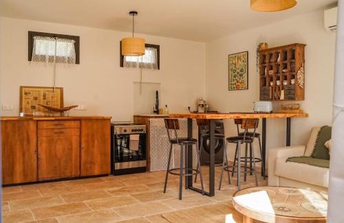 Ajaccio House | Maison 47m2 à 10min des plages - billard, baby, salle de sport, jardin