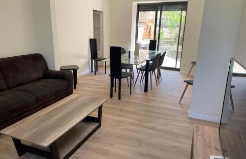 Perigueux House | Maison 5 chambres 3sdb en ville avec piscine