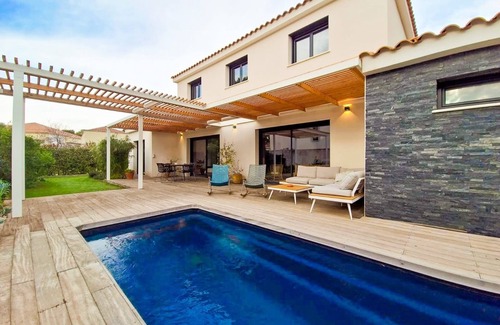 Les Trois Lucs House | Maison 5 Chambres Avec Piscine
