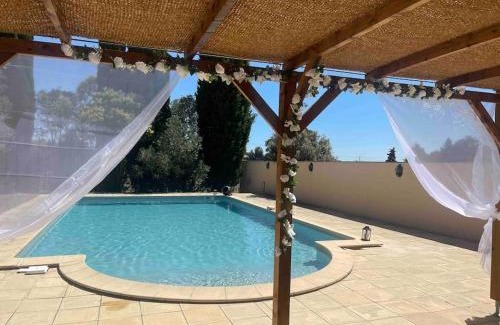 Richerenches House | Maison 70m2 privatisée Provence avec piscine & jardin