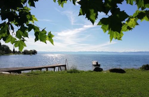 Immenstaad am Bodensee Apartment | MAISON AMAND - Am See mit Privatstrand