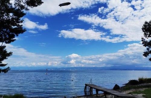 Immenstaad am Bodensee Apartment | MAISON AMAND - Am See mit Privatstrand