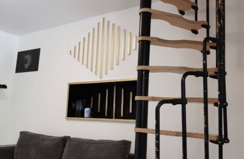 Saint-Etienne House | Maison Appartement Triplex Avec Jacuzzi et Sauna