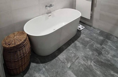 Marcoussis House | Maison Atypique 200m² Avec sa Terrasse et sa Forêt