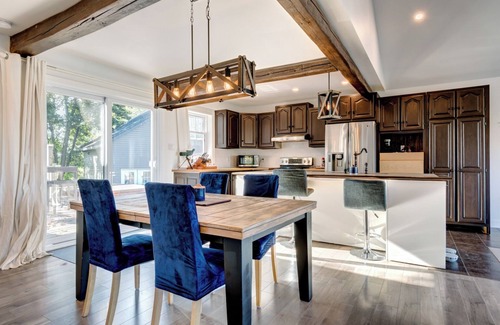 Sainte-Anne-de-Sorel House | Maison au bord de l'eau + Spa extérieur en face du lac Saint Pierre