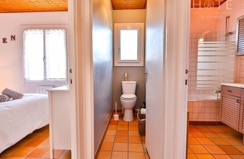 Longeville-sur-Mer House | Maison avec jardin, proche mer.