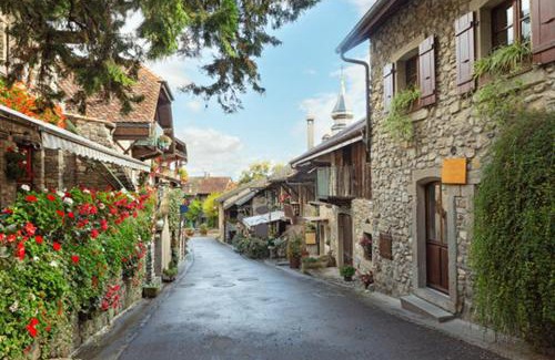Yvoire House | Maison avec jardin au coeur du village