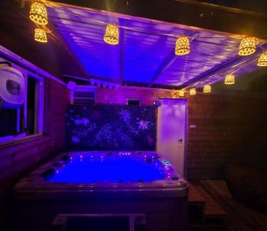 Bois de Nefles Villa | Maison avec piscine chauffée, jacuzzi et sauna 6 chambres