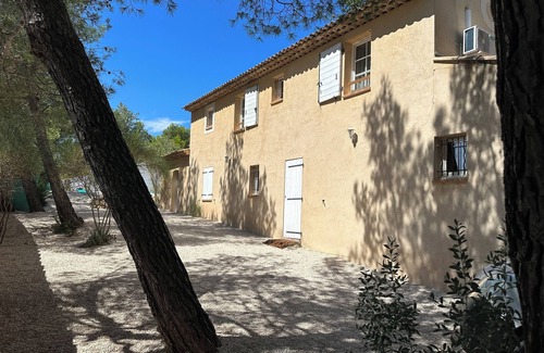 Puyloubier House | Maison Avec Piscine au Pied de la Sainte Victoire Salle de Jeux Pour les Enfants