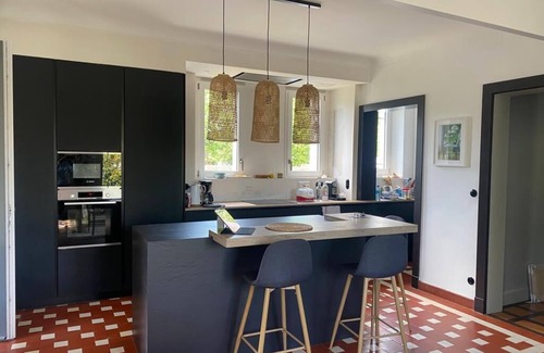 Bayonne Villa | Maison Basque Avec Piscine Chauffée en Plein Coeur de Bayonne