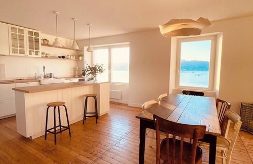 Kerlouet House | Maison bleue - sea access, rooftop and sauna, completely renovated