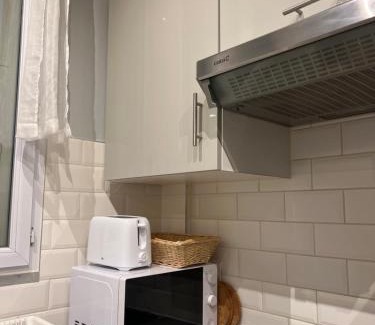 Noisy-le-Sec Apartment | Maison bleue