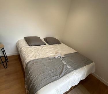Villeneuve-le-Roi Apartment | Maison BR