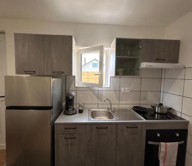 Villeneuve-le-Roi Apartment | Maison BR