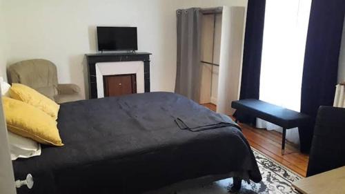 Melun House | Maison Briand - Grande chambre chez l'habitant - Melun Centre - Wifi, Netflix, Smart TV, Lit à mousse mémoire de forme