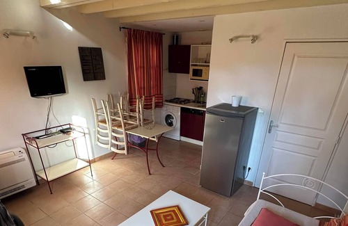 Gallargues-le-Montueux House | Maison Climatisée Dans Résidence de Vacances Proche de la mer Montpellier/nimes