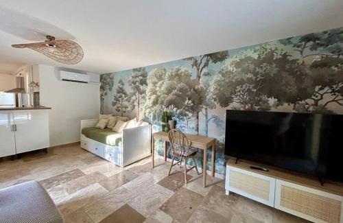 Castelnau-le-Lez Villa | Maison cachée dans la verdure