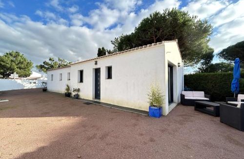 La Gueriniere House | Maison calme avec jardin clos, 800m plage - 2 chambres, BBQ, parking privé, Wifi - FR-1-224B-116