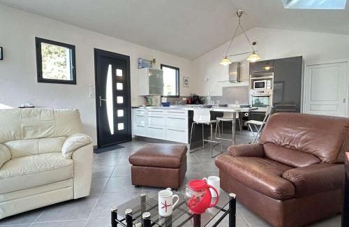 La Gueriniere House | Maison calme avec jardin clos, 800m plage - 2 chambres, BBQ, parking privé, Wifi - FR-1-224B-116