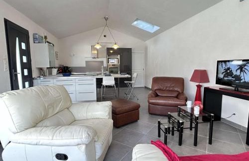 La Gueriniere House | Maison calme avec jardin clos, 800m plage - 2 chambres, BBQ, parking privé, Wifi - FR-1-224B-116