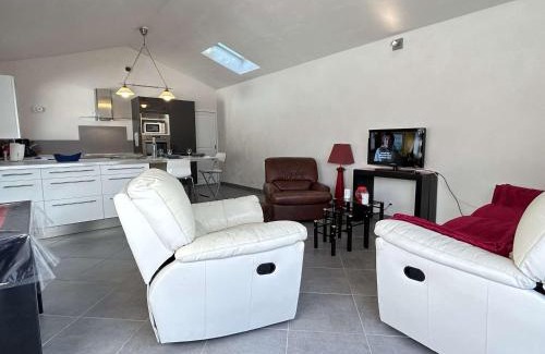 La Gueriniere House | Maison calme avec jardin clos, 800m plage - 2 chambres, BBQ, parking privé, Wifi - FR-1-224B-116