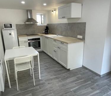 Bollene House | Maison calme - proche Tricastin