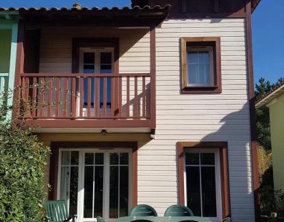 Lacanau-Ocean House | Maison charmante à Lacanau avec piscine partagée et terrasse