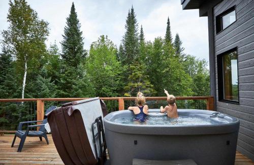 Lac-Superieur Ski Chalet | Maison contemporaine Tremblant- Spa & tranquillité