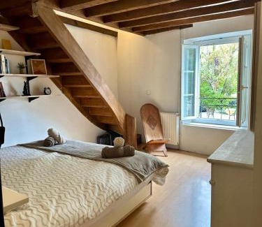 Crepy-en-Valois House | Maison cosy pour 2 à Crépy, véranda et jardin