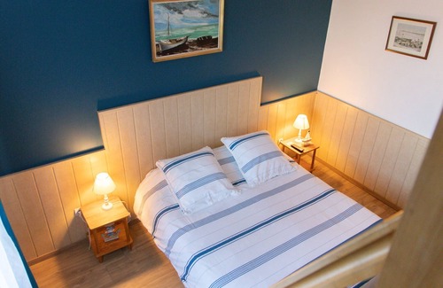 Fiennes Bed & Breakfast | Maison D'hôte La Ferme Du Grand Air - Triple Room with Private External Bathroom