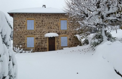Thizy-les-Bourgs House | Maison de Campagne Familiale, 8 min du Lac des Sapins ! Animaux Bienvenus