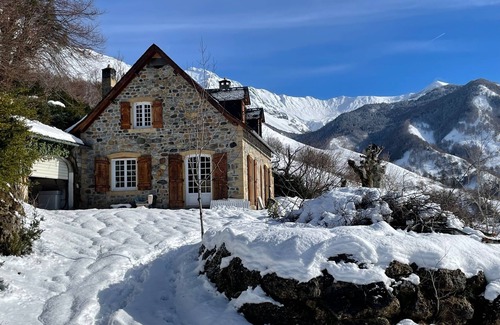 Aydius House | Maison de Charme Avec vue Imprenable Dans le Village D'aydius ; Calme Assuré!