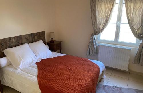 Mazirat House | Maison de ferme paisible avec vue sur vallée, draps inclus - FR-1-489-385