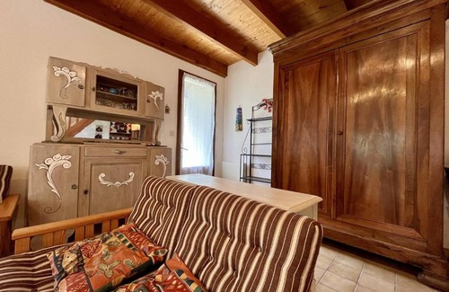 Saint-Georges-d'Oleron House | Maison de village typique 6 pers, proche plage et commerces, avec terrasse, parking et ménage inclus - FR-1-246A-251